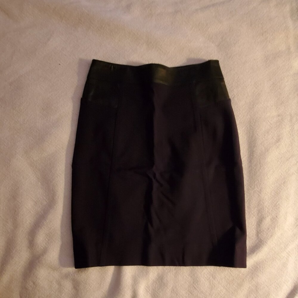 Akris skirt with leather details size 4